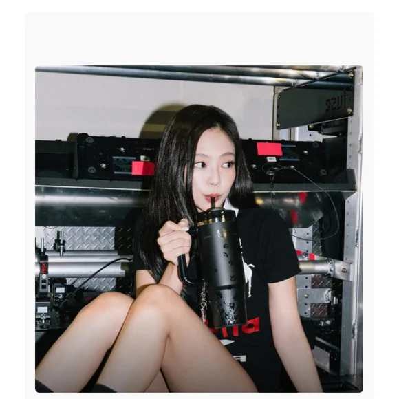 Stanley 1913 x JENNIE BLACKPINK LUXE 30oz Tumbler - Picture 9 of 10